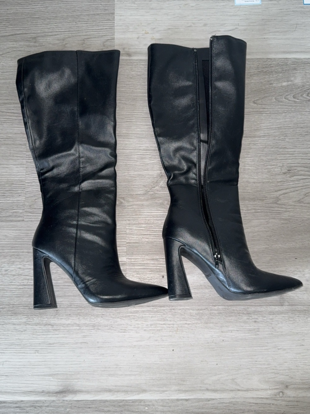 Rouge! Black Tall Pointed-Toe High Heel Knee Boots